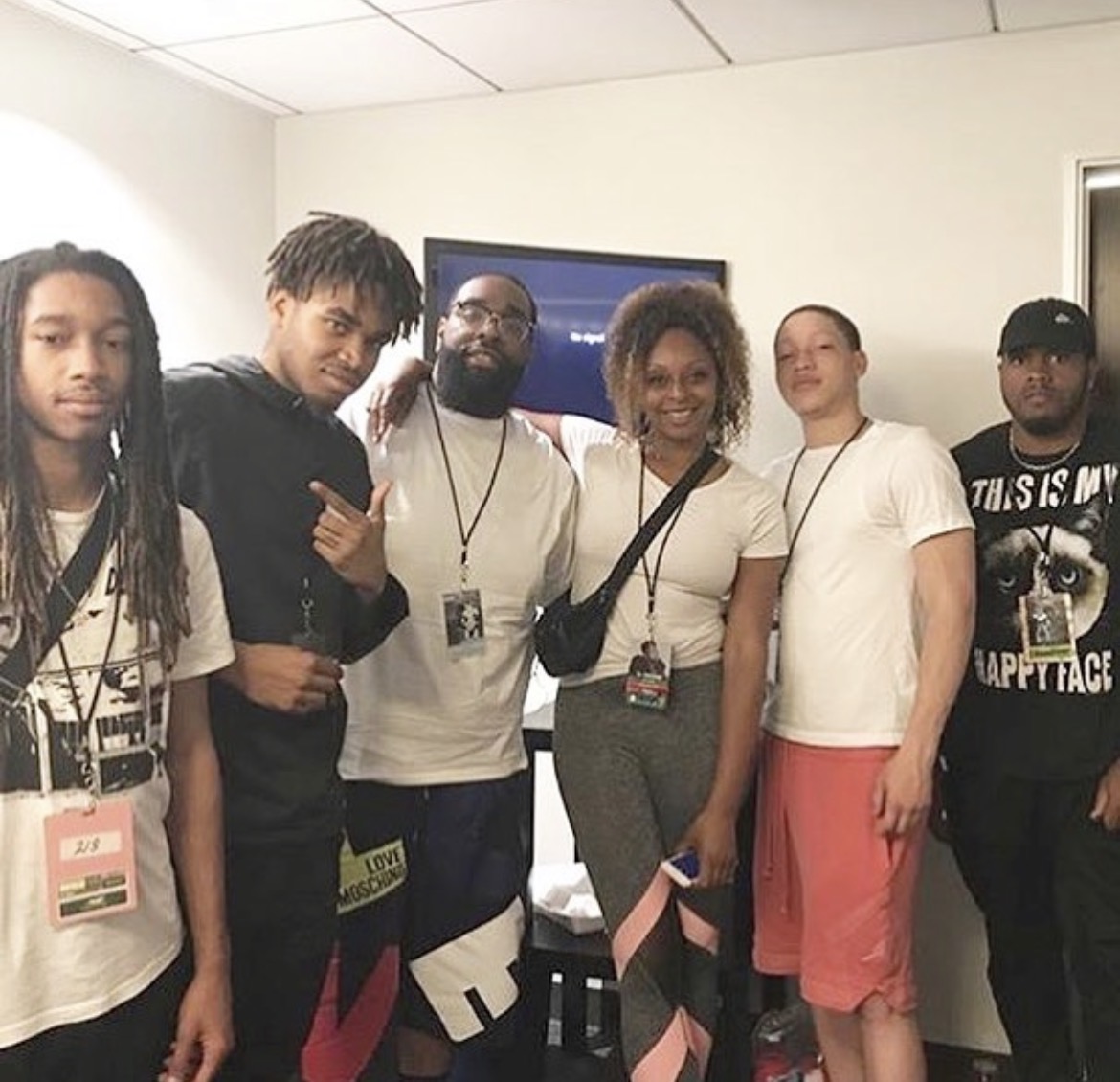 Mega Meezy, Ariane Kamba and the 21 Savage tour crew backstage